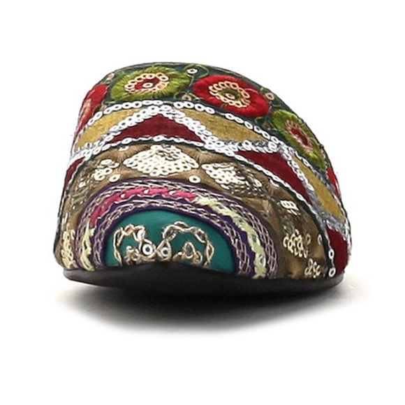 Cape Robbin Embroidered Mules - Picture 5 of 5